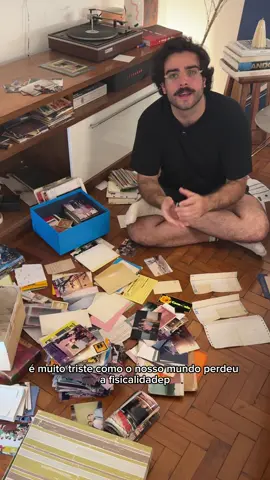 infelizmente perdemos a fisicalidade. agora tudo é digital, e as memórias vão se perdendo #fotografia #analogica #telegrama #cartas #passado #nostalgia 