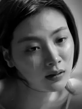 အရမ်းဝမ်းနည်းလာရင် ငိုတယ် ဘာလို့လဲဆို ... ကိုယ့်နာကျင်မှုကို ကိုယ်စားပြုဖို့ စကားလုံးရှာမရဘူး မျက်ရည်ပဲရှိတယ် ။ #လင်းဆစ်အိမ်