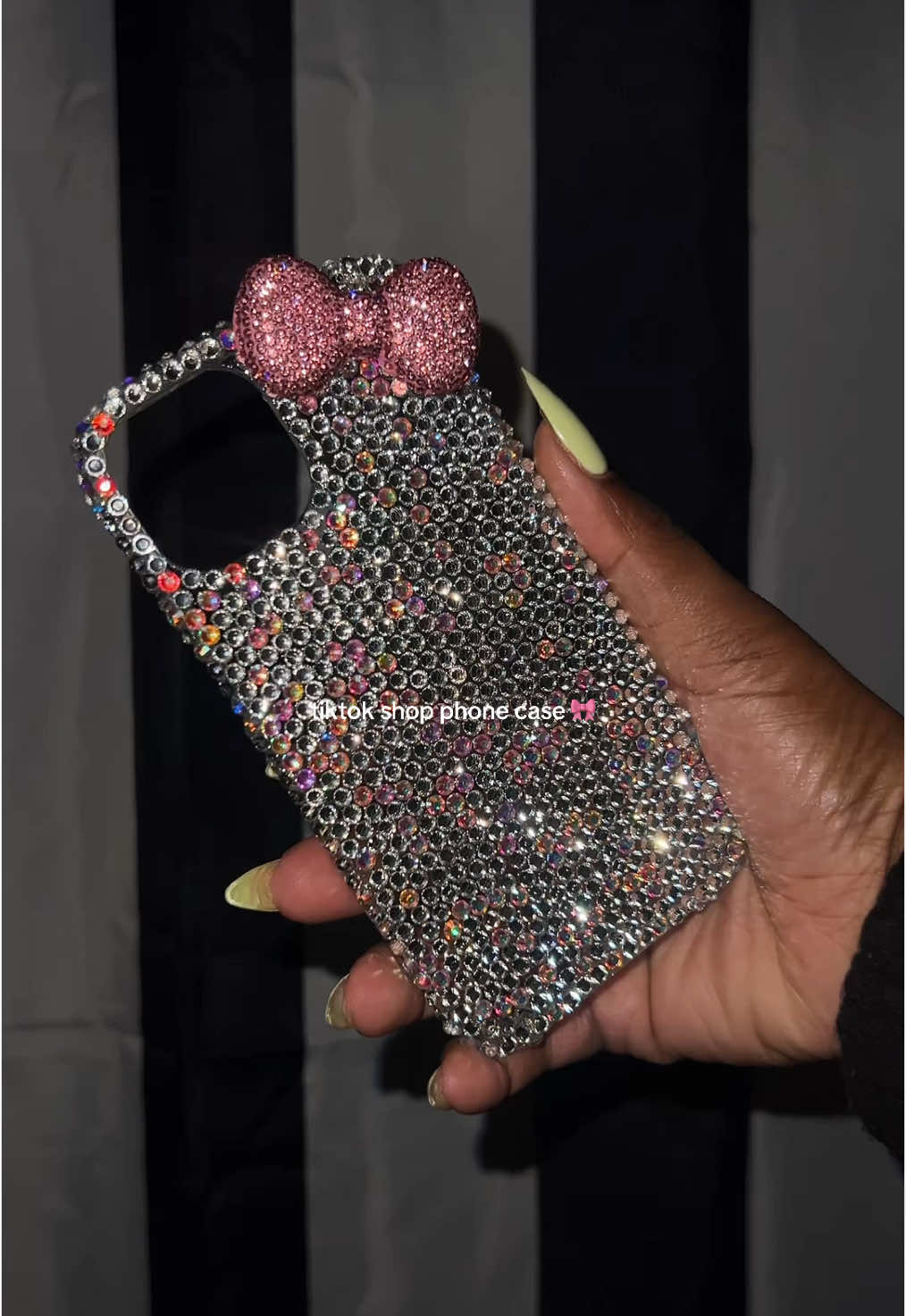 cutest case ever!!! 🥺🎀 #fyp #tiktokshopfinds #phonecase #sparklyphonecase #tiktokshopphonecase #viralphonecase #viral 