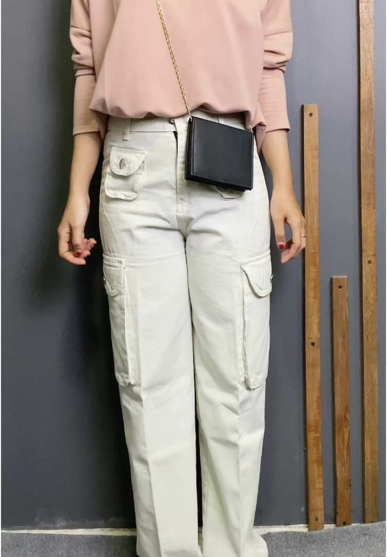 CARGO PUTIH PASIR  #bismillahfyp #outfit #jeanshighwaist #celanajeans #xyzbca #jeanswanita #fypviralシ #celanawanitamurah #jeanscargo #cargojeans 