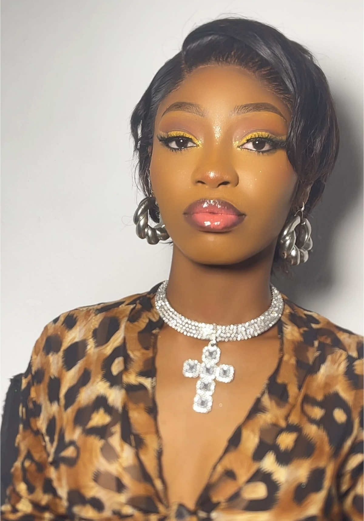 Banger🔥💛mua: @oyin_sparkle makeup artist in Abraka.                                           #CapCut #fyp #abrakamakeupartist #viral_video #glossylips #oyin_sparkle #makeup #beauty #makeuptransformation #banger  #bangerforbanger #blowthisupforme #bangerchallenge #makeupchallenge #makeuptransition 