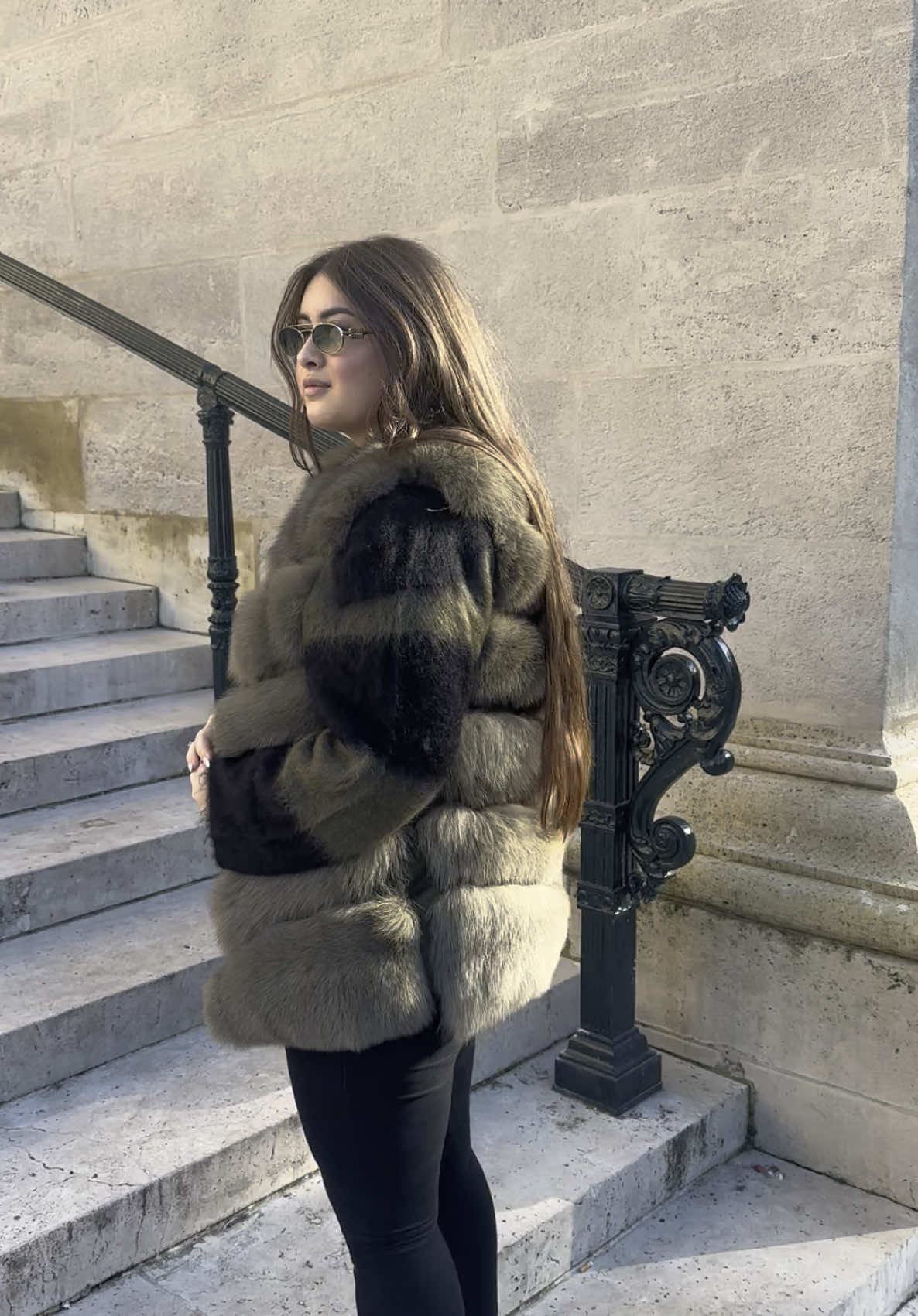 March 🤝🏼 fox fur vests  #marchoutfits #springoutfit #foxfurvest #OOTD 