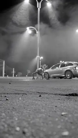 Cette caméra a filmé une créature sous une voiture… et c'est TERRIFIANT 😨🚗 #horreur #scary #creature #ia #ai #unreal #fyp #fish #snake 