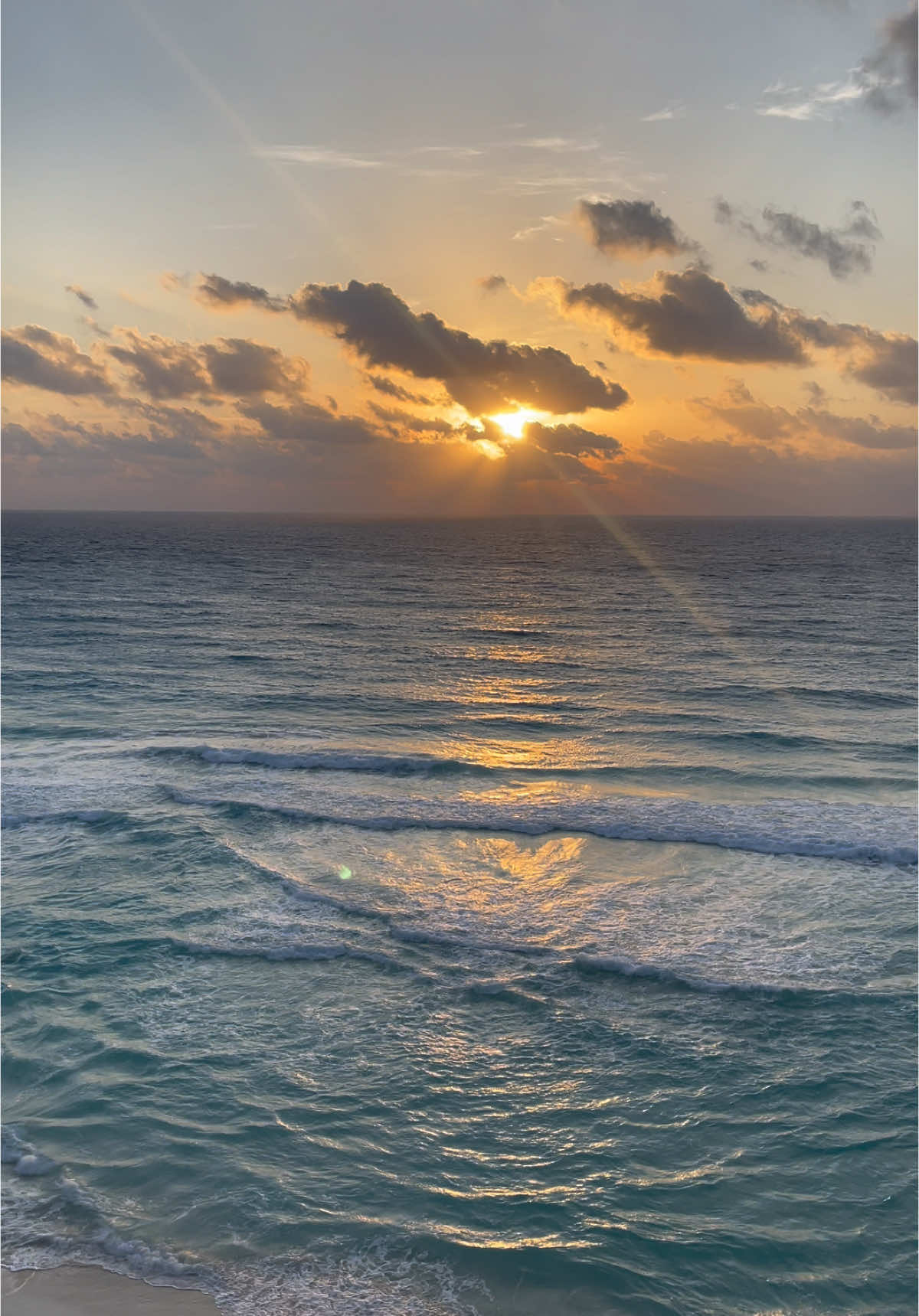 Paradise on earth ☀️🌸🌴 #fyp #cancun #cancunmexico #cancunvacation #mexico #travel #traveltiktok #irishinvancouver #traveltips #placestotravel #PlacesToVisit #holiday #cancunresort #thingstodocancun #fyyyyyyyyyyyyyyyy 