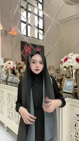 #pasminagradasi #pasminaviral #ootdbukber #ramadhan2025🕌☪️ #lebaranoutfit #pasminagradasiombre #valenshaqueen #ootdhijabstyle 