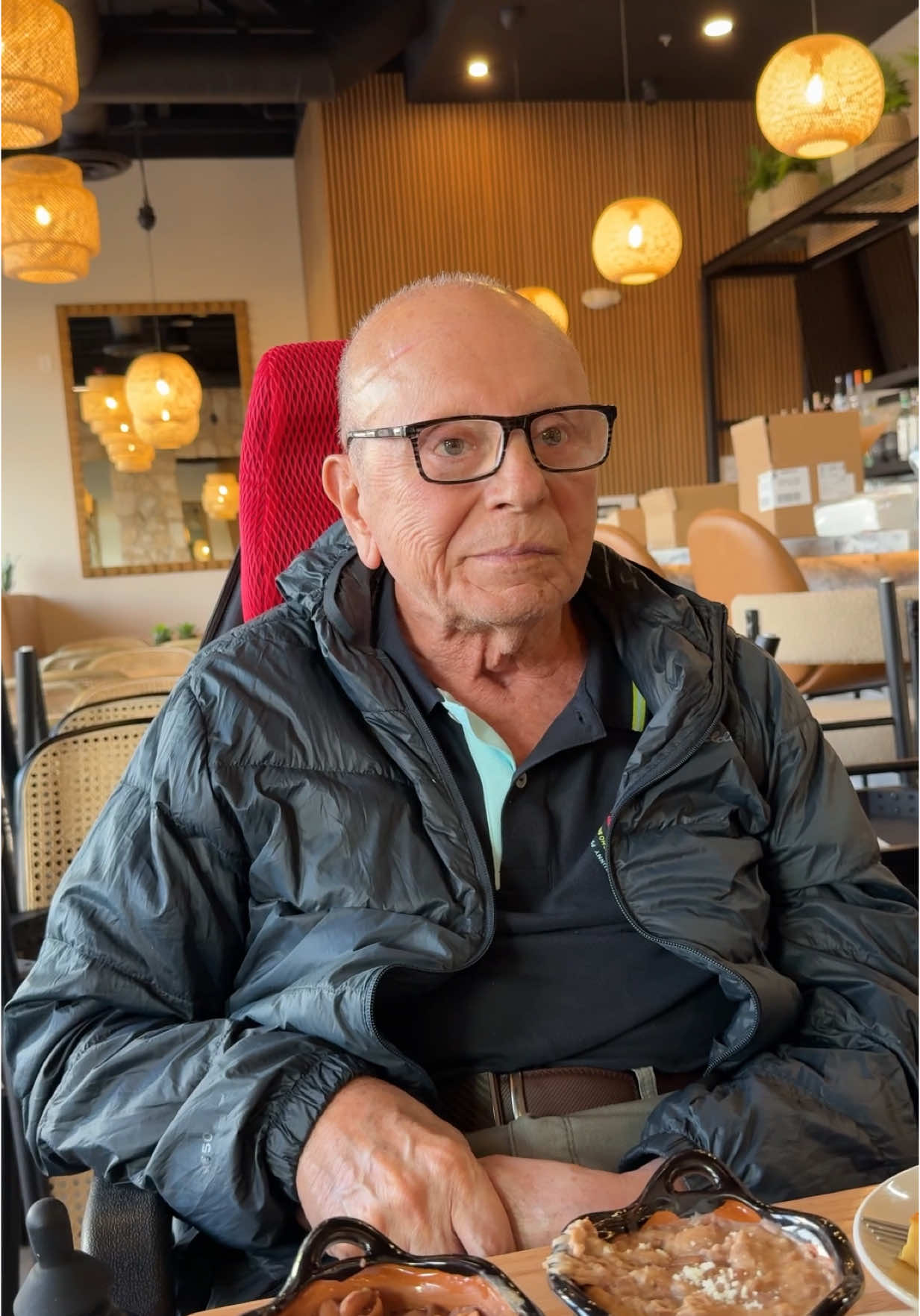 Should we throw a big grand opening party for my dad 🤭😍 #emilios #mexican #restaurant #familyowned #vegas #donutshop #dayinmylife #UFC #donuts #food 