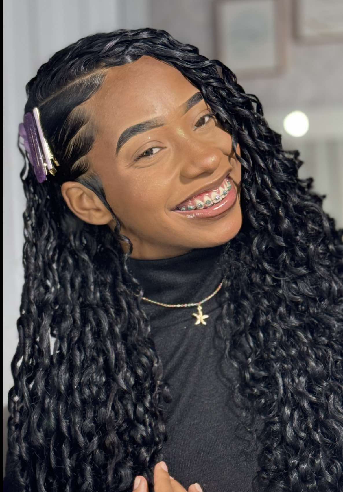 Quadro novo✨💋 @Salon Line @#todecacho  . . . . . . . . . #fyp #fypシ゚ #fypviral #explore #explorer #foryoupage #hairstyle #hairstyletutorial #penteado #penteados #salonlinebrasil #penteado #presilhasdecabelo #penteadocompresilhas #explore #hairstyles 