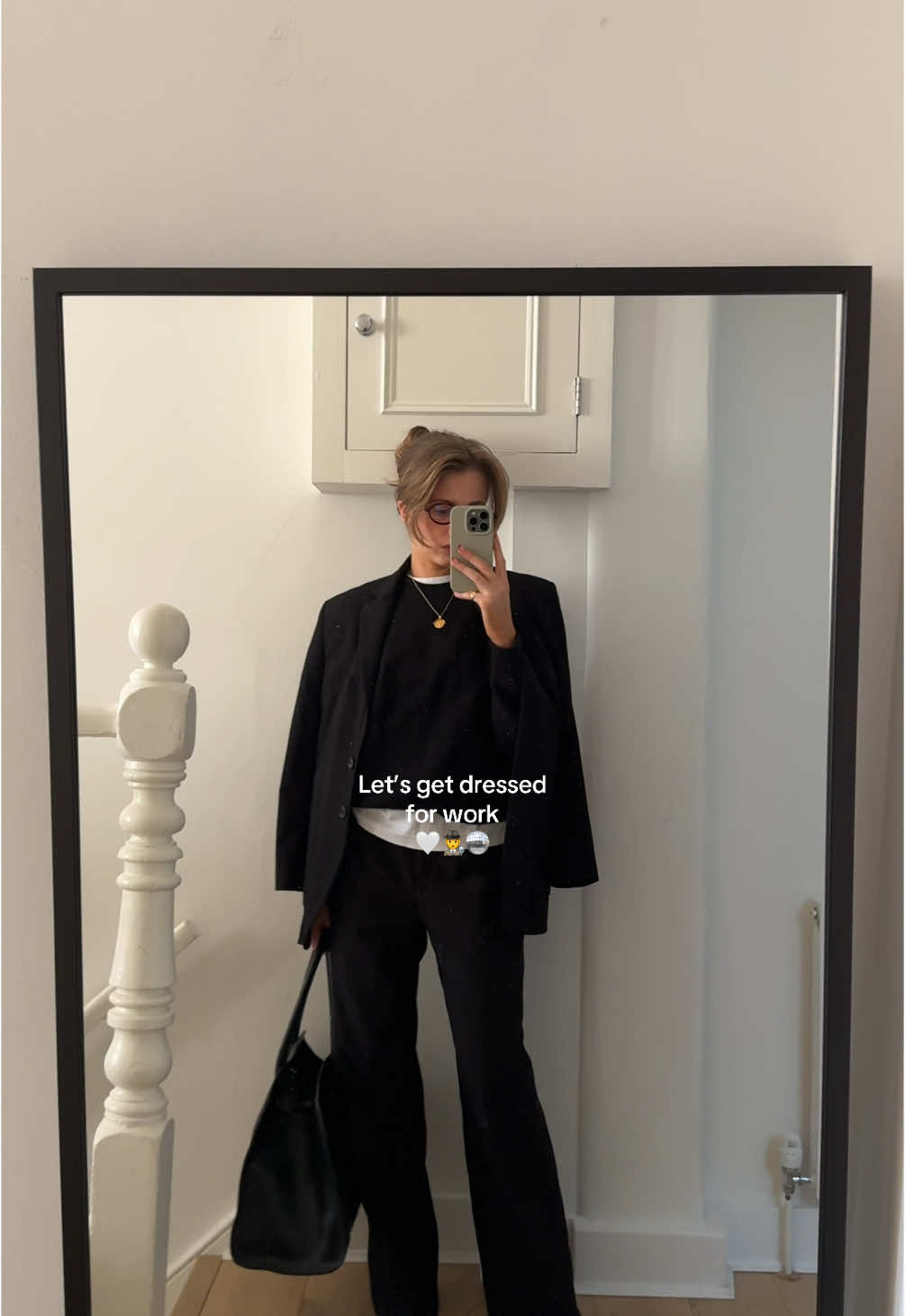 A no nonsense outfit (like most of mine) 🤍🕵️🪩 #officeoutfit #OOTD #corporatefashion #grwm 