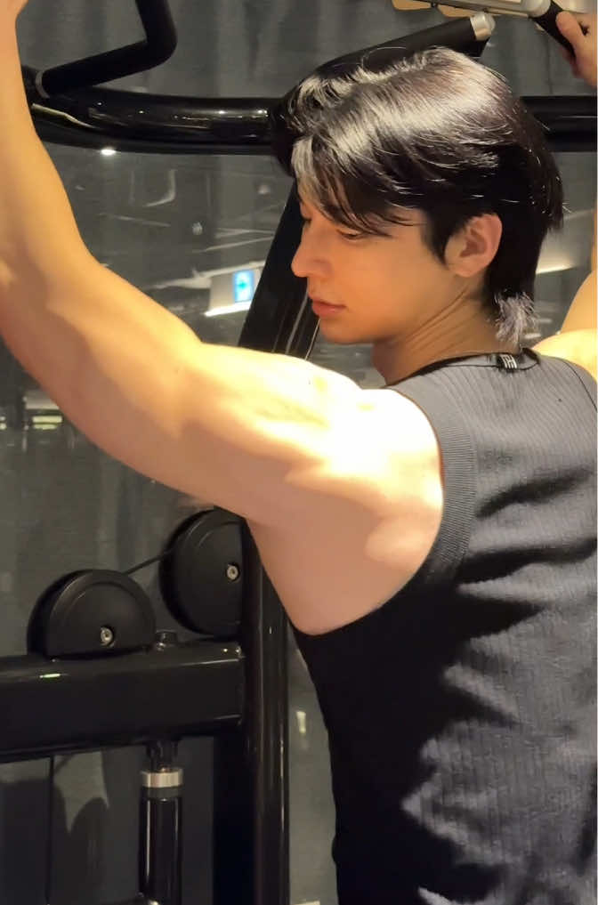 Today's back workout 오늘의 등운동 턱걸이💪🏻 #GymTok 