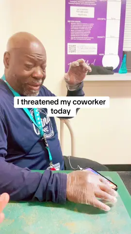 Yall think he got the message ?#fypシ #fyp #fypage #viralvideo #coworkers #coworker #funnyvideo #viral_video #hilarious #hilariousvideos #viraltiktok #viral 