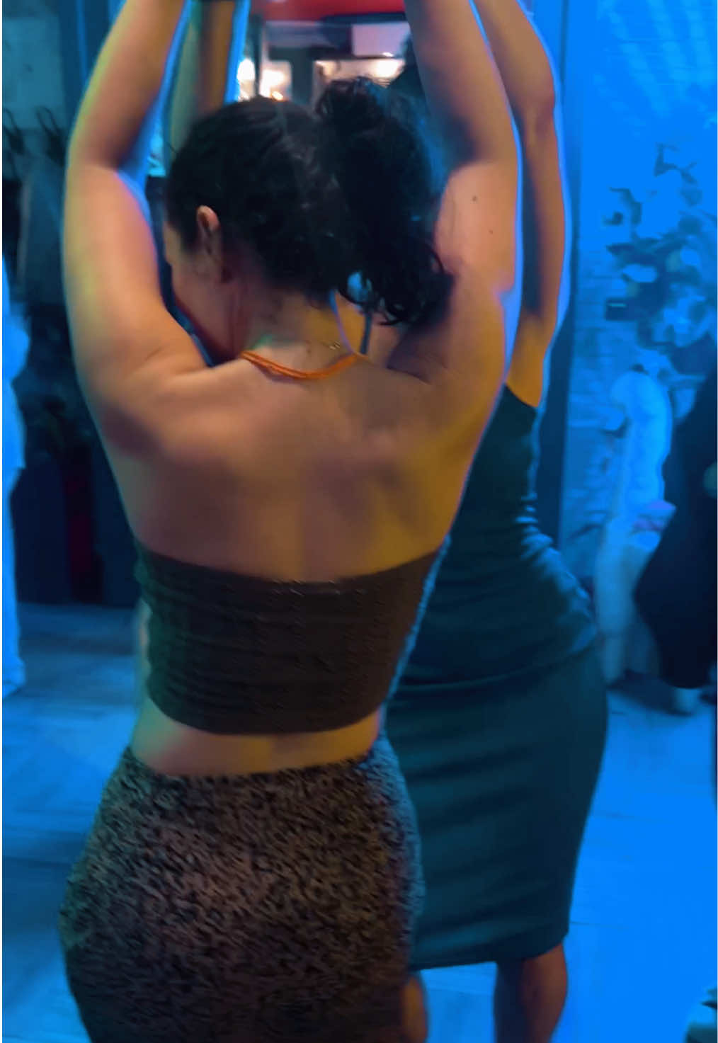 It was bachata but i’ve decided to do remix @JenyDance #bachata #dance #girls #ladystyle #viralvideo 