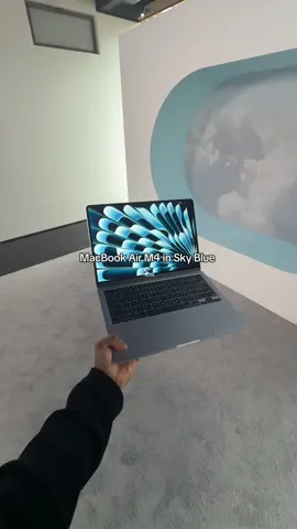 First look at the new Macabook Air M4 in the sky blue colorway #apple #macbook #macbookair #macbookairm4 #Tech #techtok 