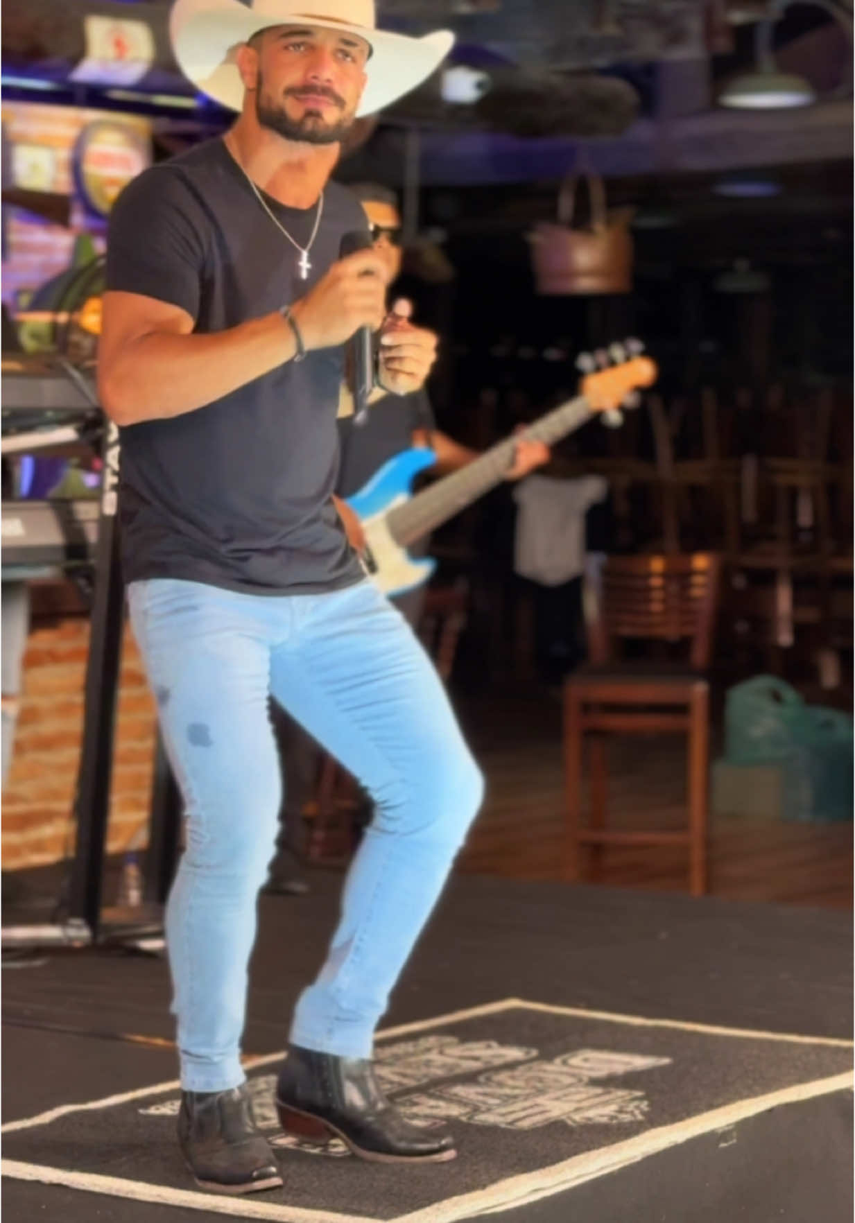 DIOVANE SEVERO “TA DOENTE” #ocantordorelarela #oritmoquecontagia #tadoente 