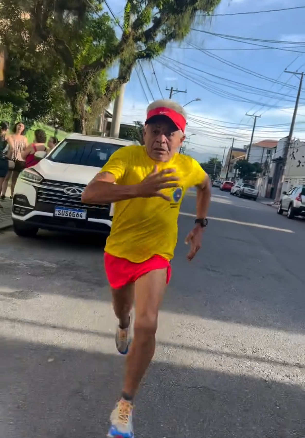 10x400m pace máximo de 3:11🏃🏽💥 Séries como essas são desafiadoras!  Qual seu pace máximo atingido em séries de 400m? Comenta aí! 😁
