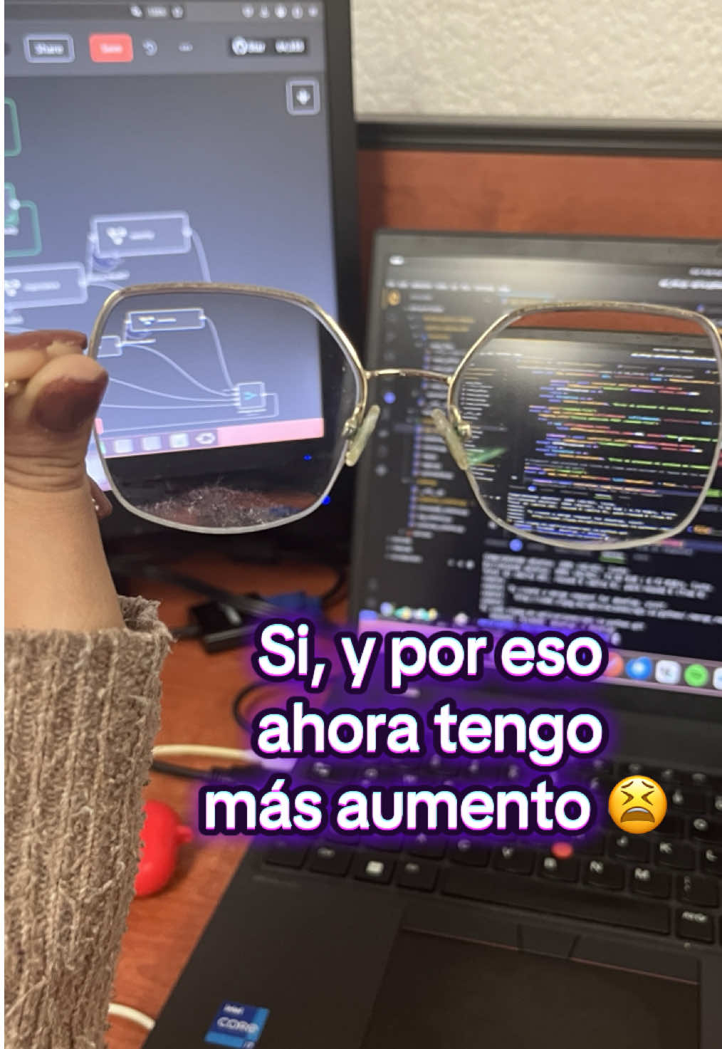 Cosas que pasan por querer ser diferente 😵‍💫💻  #humor #ingenieria #fyp #engineer #trend #glasses #fondoblanco #dev 