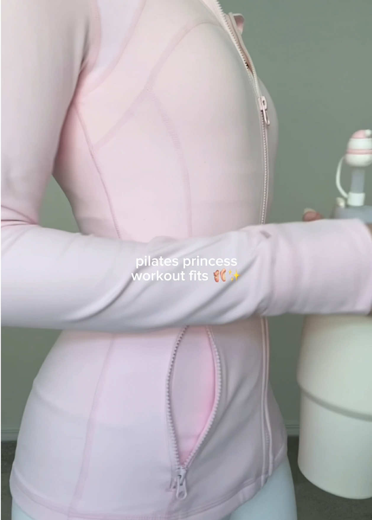 The comfiest jacket I’ve ever tried 🩰 @Glowmode  #glowmode #glowmodejacket #bbljacket #tiktokfinds #tiktokshop #saigeenterprises #pinkaesthetic #gymgirlies #workoutset #fyp #foryoupage #fy #GymTok #pinkpilatesprincess #gymmotivation #motivational #girltok 