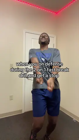 and you go down and score too😮‍💨 #fypシ #foryou #viral #trending #basketball #hooper #ballislife #relatable #drills #hoopersoftiktok #basketballtiktok #LucBaguma 