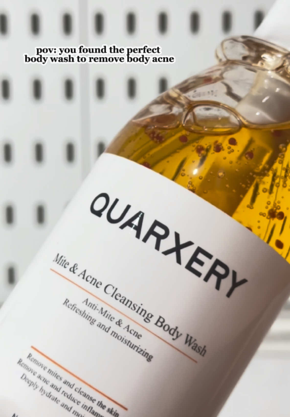 want to remove body acne for good? Quarxery Mite & Acne Cleansing Body Wash is your game-changer! Clear skin, confidence unlocked! ✨ @quarxeryph02 #quarxery #quarxeryph #acnebodywash #bodywash #clearskintips #skincare 