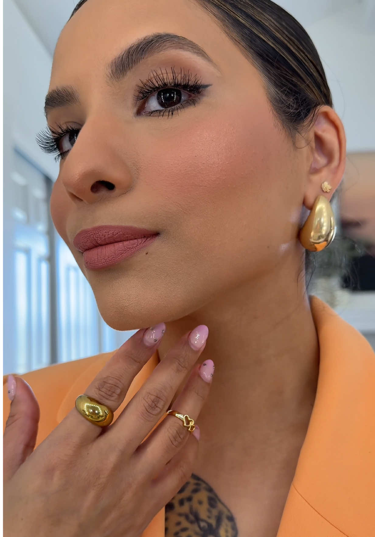 Grwm makeup sesh #grwm #grwmmakeup #makeuphacks #yslbeauty #pradabeauty #hudabeauty #anastasiabeverlyhills #hourglass #giorgioarmani 