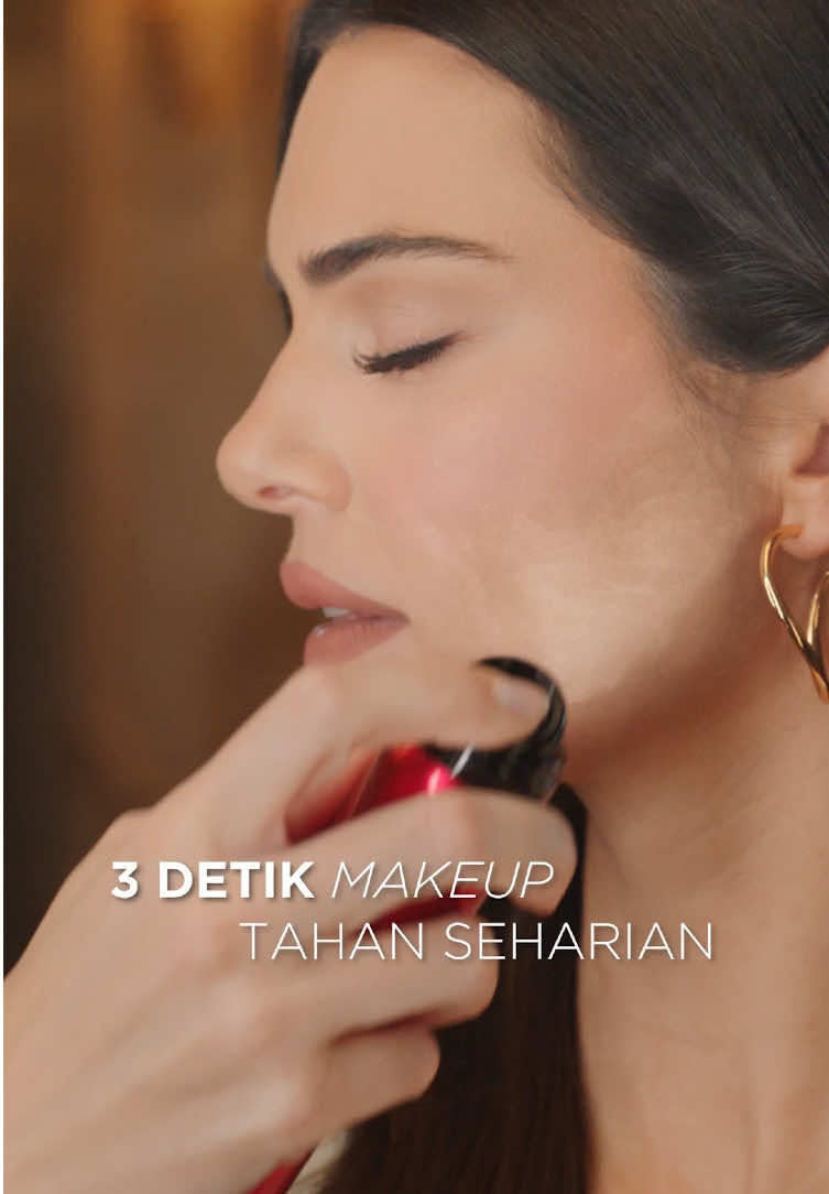 BARU! Infaillible 3-Second Setting Mist from L'Oréal Paris. 3 Detik untuk Makeup Tahan Seharian! Dengan micro fine mist, 1 spray untuk cover seluruh wajah. Memastikan makeup kamu tahan lama sepanjang hari. Zero Transfer, Waterproof, dan Smudgeproof. #3DetikChallenge #321SET #SettingSpray #3SecondSettingMist #lorealparismakeupid #lorealparismakeup #makeup #SettingSprayCore #lorealparisid #lorealparis 