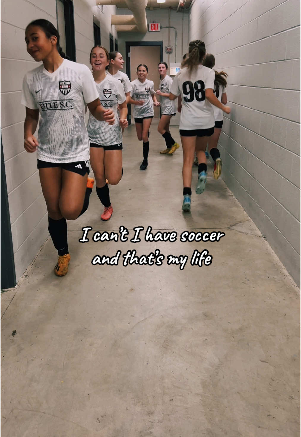 #soccergirls #soccergrlprobs #soccerislife #footballislife 