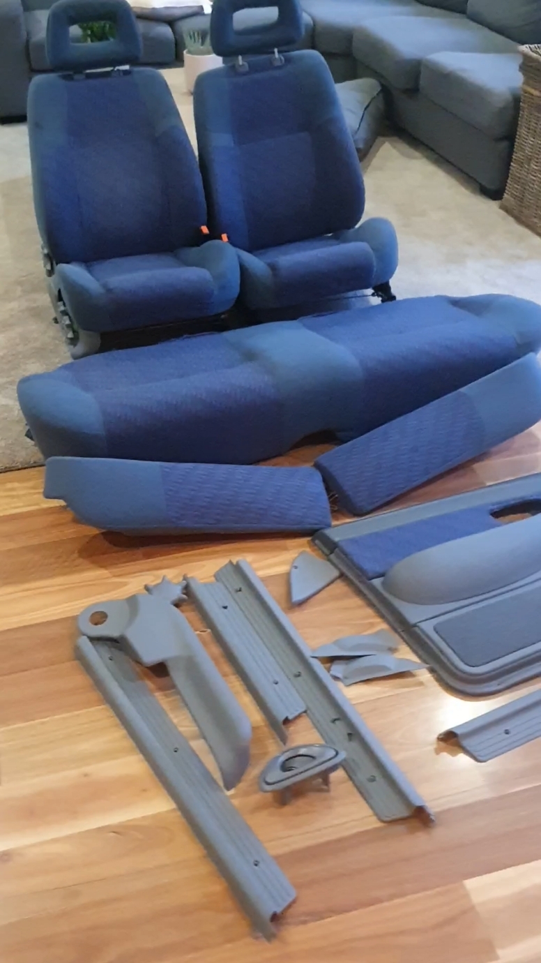 Hey Babe, just going to give the car a quick vacuum, won't be long... #detailing #cardetailing #autocare #ocd #interior #efxr6 #tickford #ford