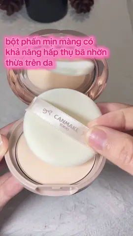 Phấn phủ hoàn thiện make up CANMAKE Marshmallow MI Matte Ivory Ochre phiên bản giới hạn với thiết kế hình cỏ 4 lá ngọt ngào và dễ thương.  Cỏ 4 lá trong văn hóa Nhật Bản mang ý nghĩa và biểu tượng của sự hi vọng, niềm tin mãnh liệt, tình yêu và sự may mắn. Sản phẩm với thiết kế đáng yêu mang theo lời chúc phúc tới các chị em phụ nữ.  Với màu sắc tự nhiên, chiết xuất từ thiên nhiên lành tính và an toàn cho da mặt nhạy cảm. - Chất lượng cao nhưng giá tiền lại vô cùng hợp túi tiền nên CANMAKE không những vừa lòng đẹp ý chị em về kinh tế mà còn giúp chị em thêm tự tin và quyến rũ hơn.  #xuhuong #phanphu #phanphukiemdau #canmake #phanphuchongnang #makeup #lamdep 