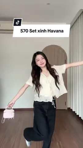 Áo babydoll hoa nhí phối quần jean xanh đậm @Havana #havanadanang #fyp #reviewquanao #goclamdep #babydoll #hoanhi #quanjean #quanjeanongrong 