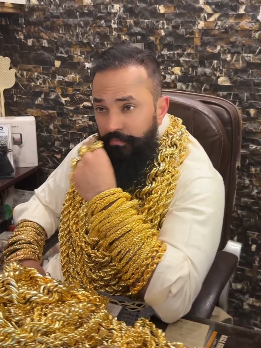 #goldman #realgold #gold #golden #goldchain #fyp #qatar🇶🇦 #dubai🇦🇪 #trending #tiktoktrend @Imran Khan Official @PTI OFFICIAL @GoldMan Kaka 222 