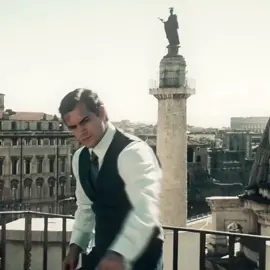 Next James Bond? #napoleonsolo #henrycavill 