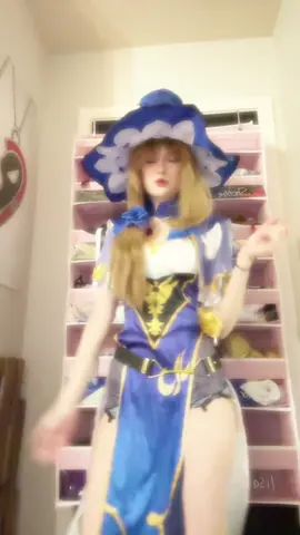 i have to go on a plane in 2weeks im so scared 😱 #lisa #lisagenshinimpact #genshinimpactcosplay #genshincosplay #cosplay #GenshinImpact 