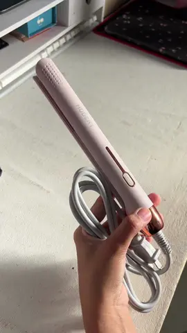 Found this cute hair straightener from @hodekt_ph_official through my girl @☆ 🫶🏻 so pretty I had to get one for myself✨ #hairstraightener #hairessentials #straightener #hodekt #appliance #affordable #travelfriendly #compact #spacesaver #hairtok 
