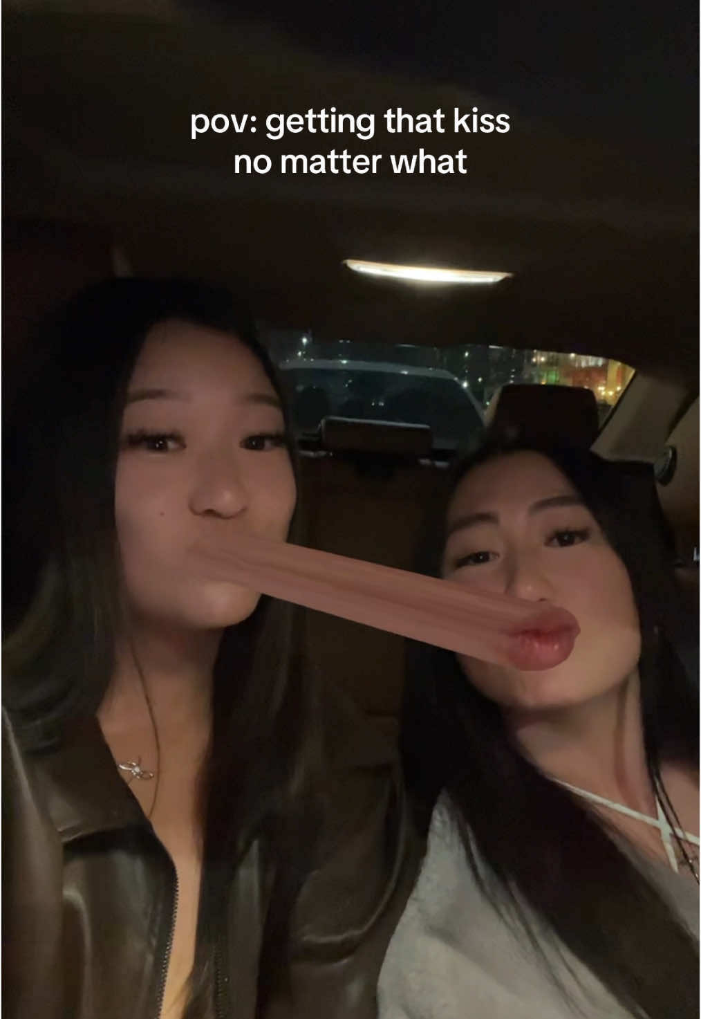 Kissy 💋#wuhluhwuh #fyp #foryoupage #foryourpage #wlw #couple #Relationship #viralvideo #trending 