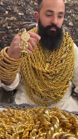 The Real Goldman. #goldman #realgold #gold #golden #goldchain #fyp #qatar🇶🇦 #dubai🇦🇪 #trending #tiktoktrend #foryoupage @GoldMan Kaka 222 @Rine Lucia 