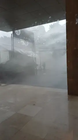 kondisi bogor saat ini hujan deras disertai angin kencang. tetap hati hati semuanya...  #bogorkotahujan  #hujanderasbogor😔 