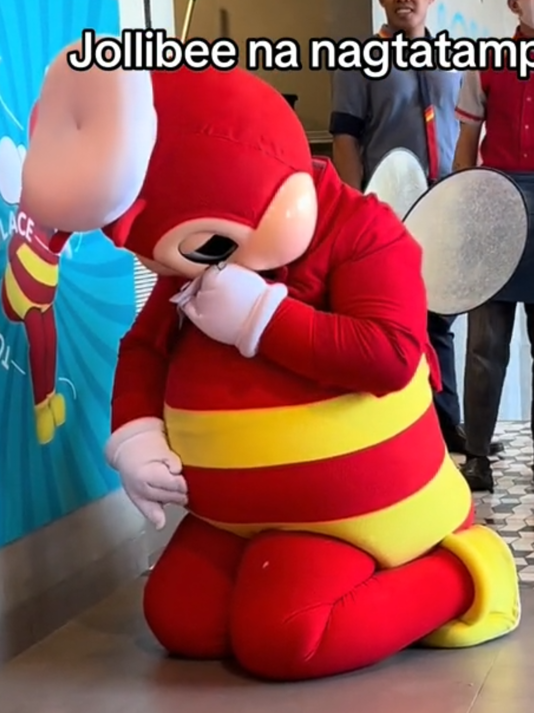 Replying to @man.won1 hehe tuyo agad ang luha bee 🐝  #funnybee #mascot #jollibeeph #cutemascot #famousmascot #happymascot #cute #happybee #repost #cutejollibee #jollibeearoundheworld #joliibeemoments #jollibeecore #jollibee #forfun #funny #jollibeedance #jollibeekidsparty 