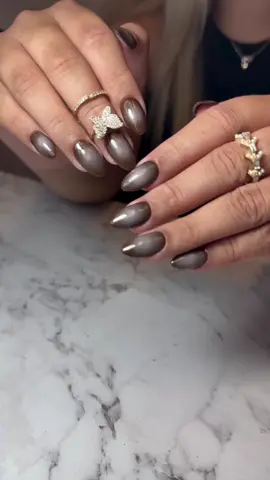 Nueva Colección NUDE 🤎 Escuchamos sus plegarias y no sólo sacamos un nuevo tono, sino 5! 😍 El marrón y el cherry este año se vienen con TODO 🍒