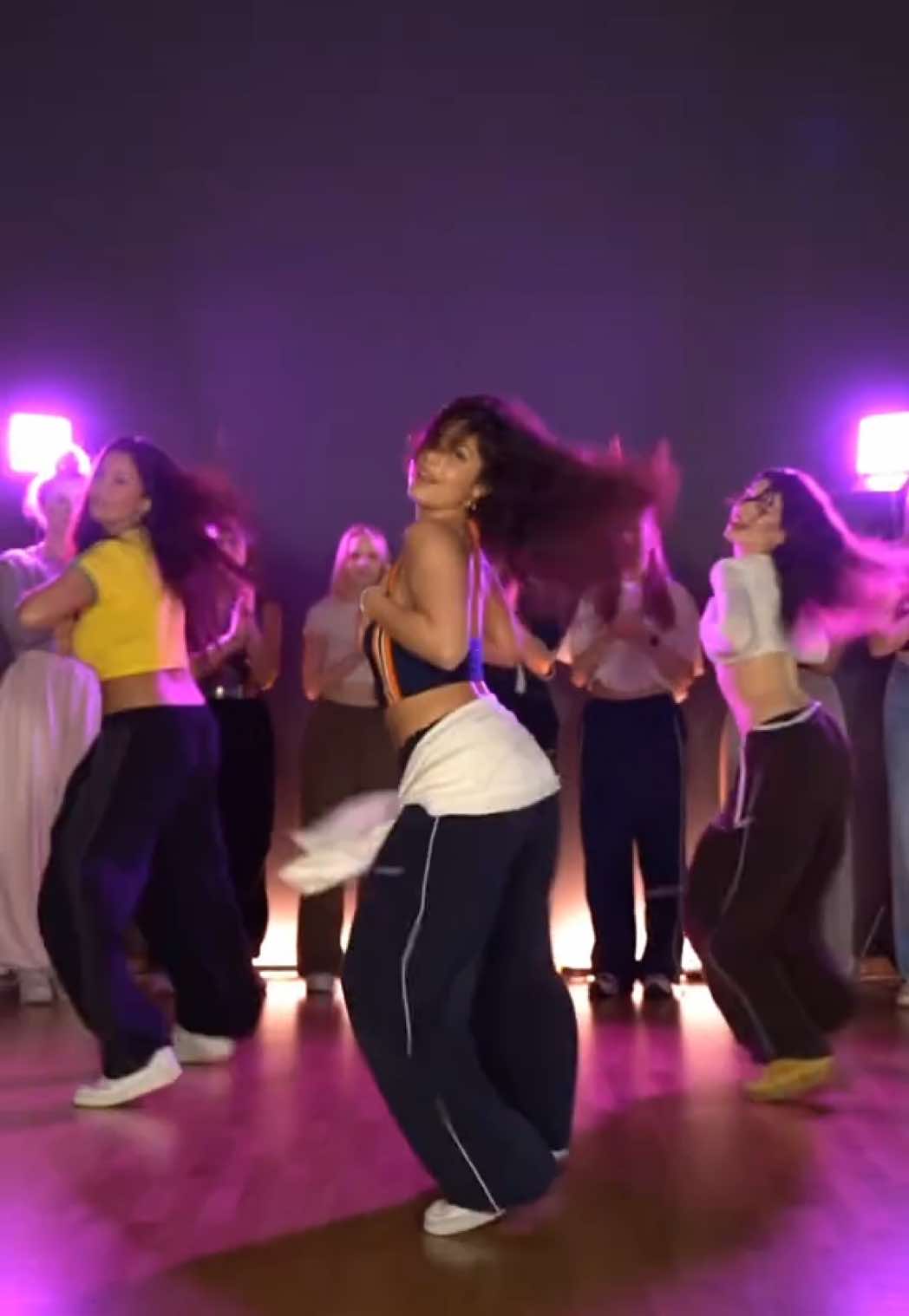 reggaeton 4 ever 🫧 with @chrissipatakas @vanessa.kartal 