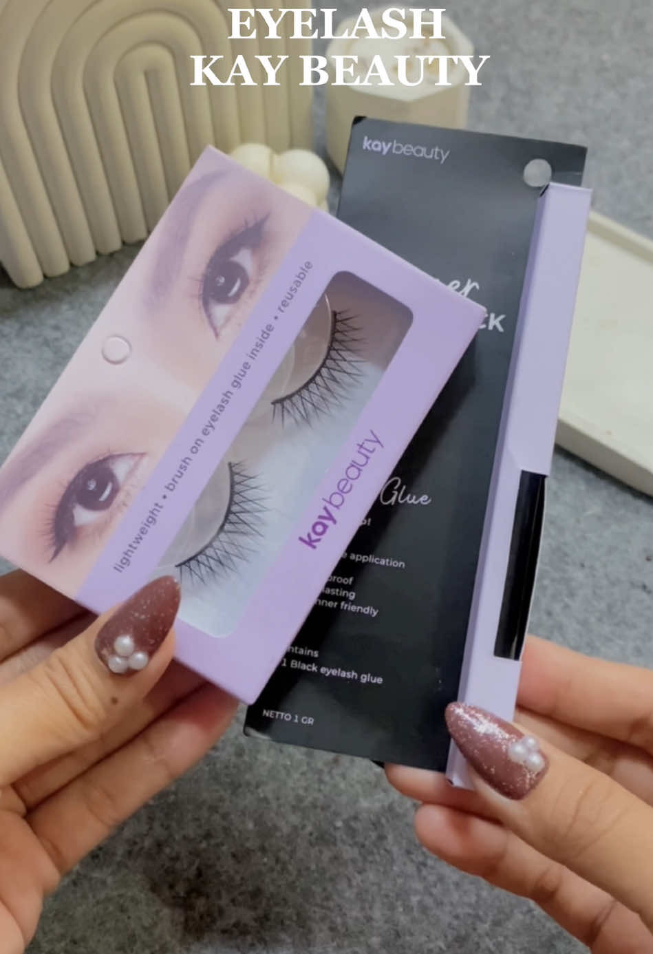 Kali ini aku cobain koleksi dari Kay collection, Eyelash yang waterproof dan longlasting @Kay Collection. 