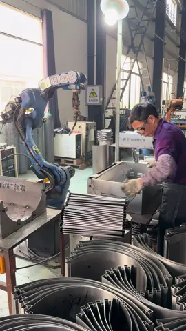 Future of grill manufacturing : high speed robotic spot welding in action #process #factory #machine #factory #processing #grill #technology #industrial #manufacturer #producer