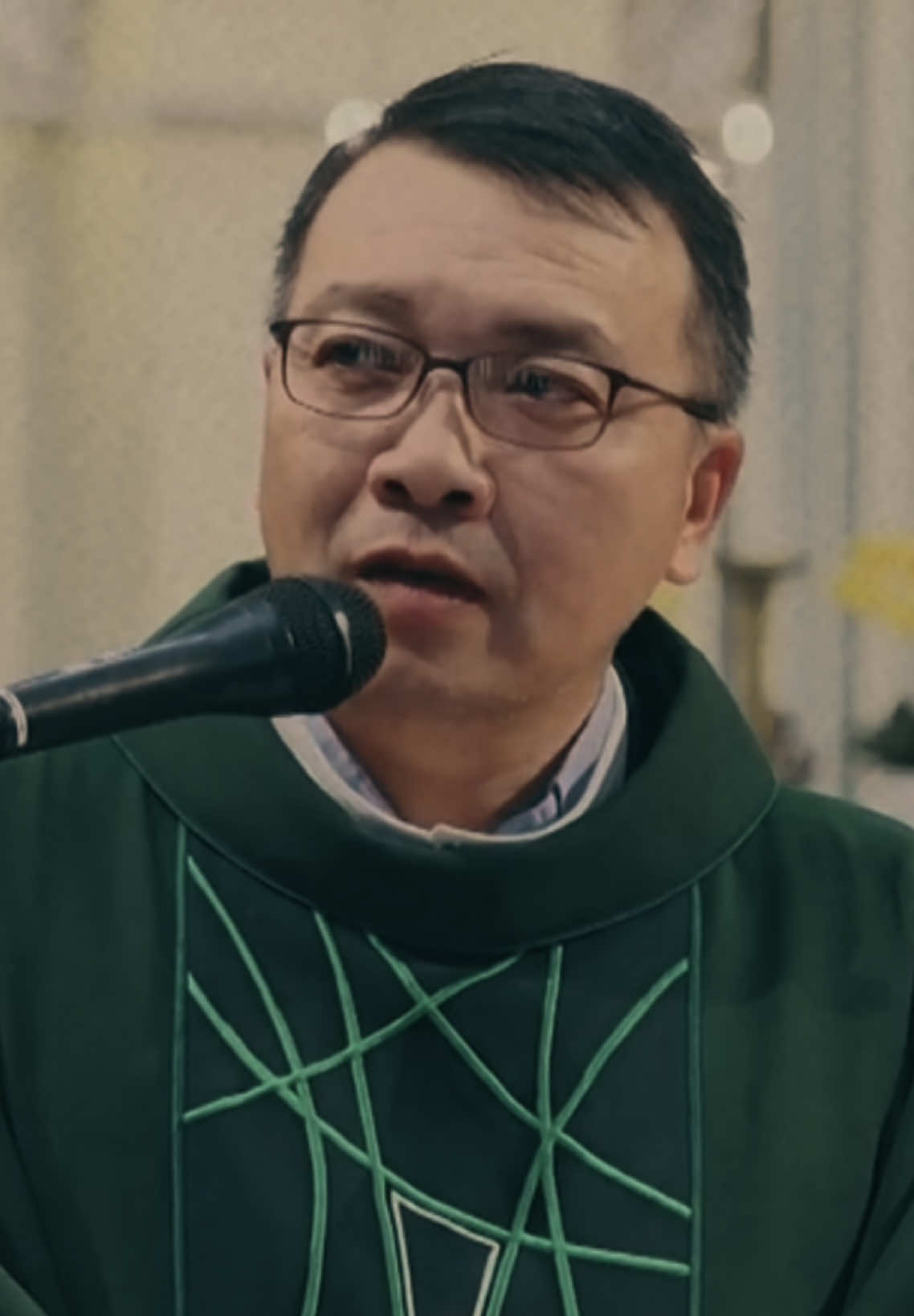 Phép lạ chỉ xảy ra khi chúng ta trao cho Chúa cái mình có.  #cauchuyencuocsong #linhmucphuongdinhtoai #binhan #binhancatholic #catholictiktok #sachchiecchieusaubuihoaquynh 