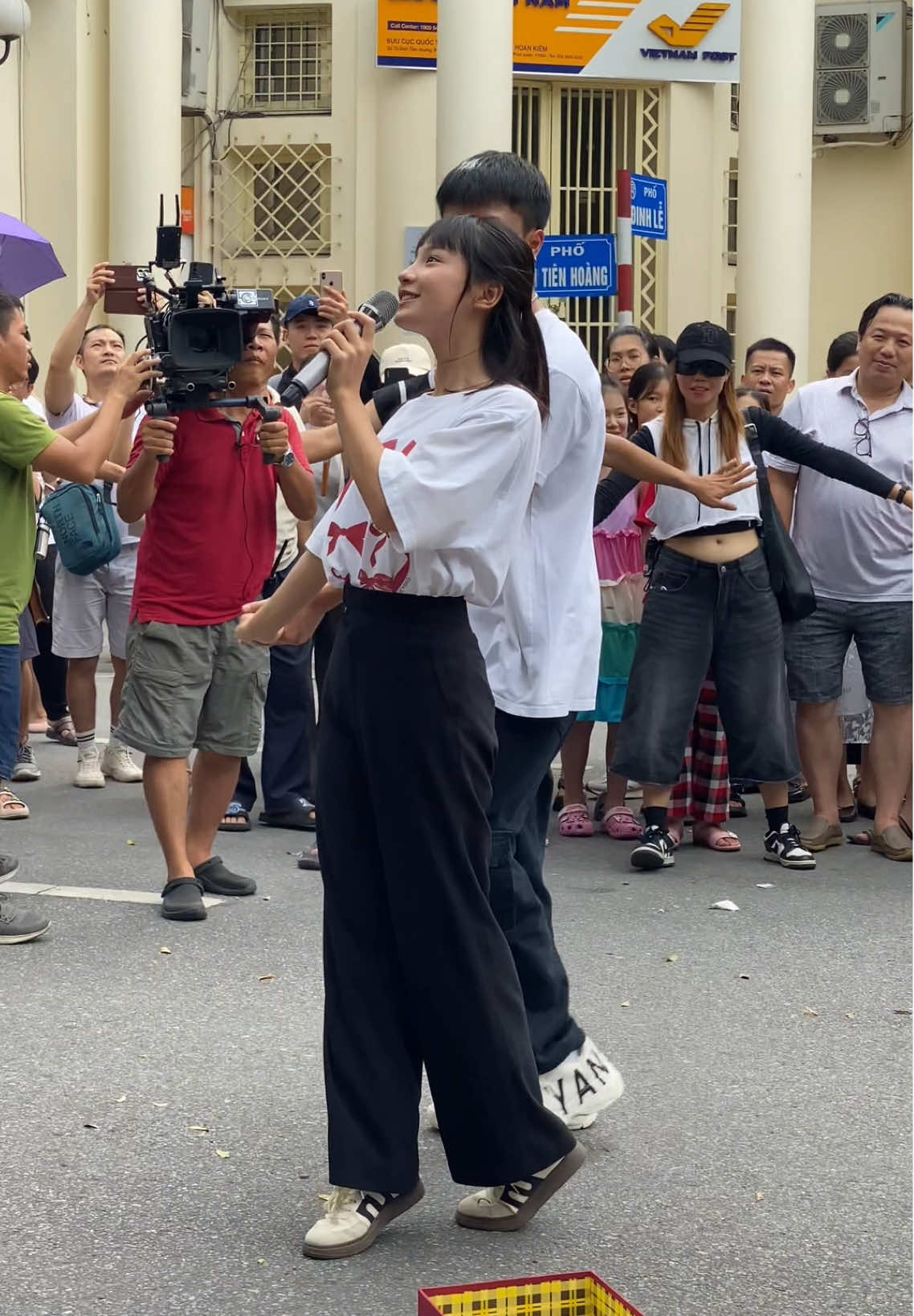 Cảnh quay các bạn không được thấy ở ĐGTRR hehe 😛  Tôi mới vừa lục lại được kkkk #thuhaceri #ceri #cerithuha #digiuatroirucro #pu #dgtrr #puchai 