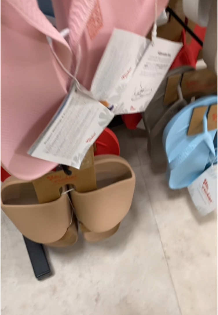 What’s your Favourite Colour??? Pop in comments….#Archies #DCBeauty #cheshire #summervibes 