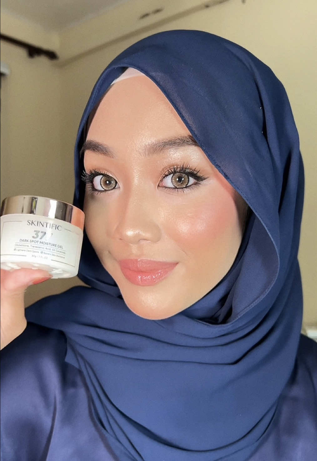 Achieved the glass skin but using this, instead of mercu*y product  👀✨🩵#377moisturizer #darspotmoisturizer  #skintificMoisturizer	#darkspot #acnescar	#bintikhitam #parut	#fadedarkspots	#kurangbintikhitam	#SymWhite377