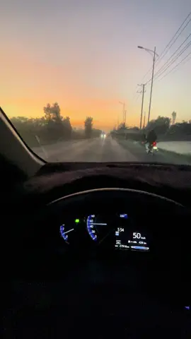 Thức khuya dậy sớm riết cũng quen😂🌅#xedichvu #taixe #nhacchill #nhacchillmoingay #doisong #nhacremix #tinhyeu #chiyeuminhanh #nhachaymoingay 