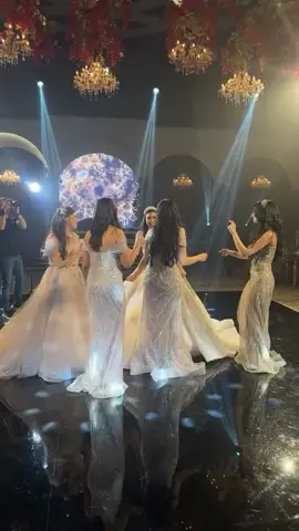 أخوات العروس ، شو حلوين 😍😍😍 _________ #syrianevents @syrianevents ▪︎ ▪︎ _________ #sisters #weddinginsta #weddings #dance #dazzling #bride2025 #bridemood  #beautiful #lovely #happymoments #weddingcake #dance #photographe #photooftheday #nice #lebaneseweddings #romantic #makeup #headpiece #hair #engagement #weddings #syrianevents 