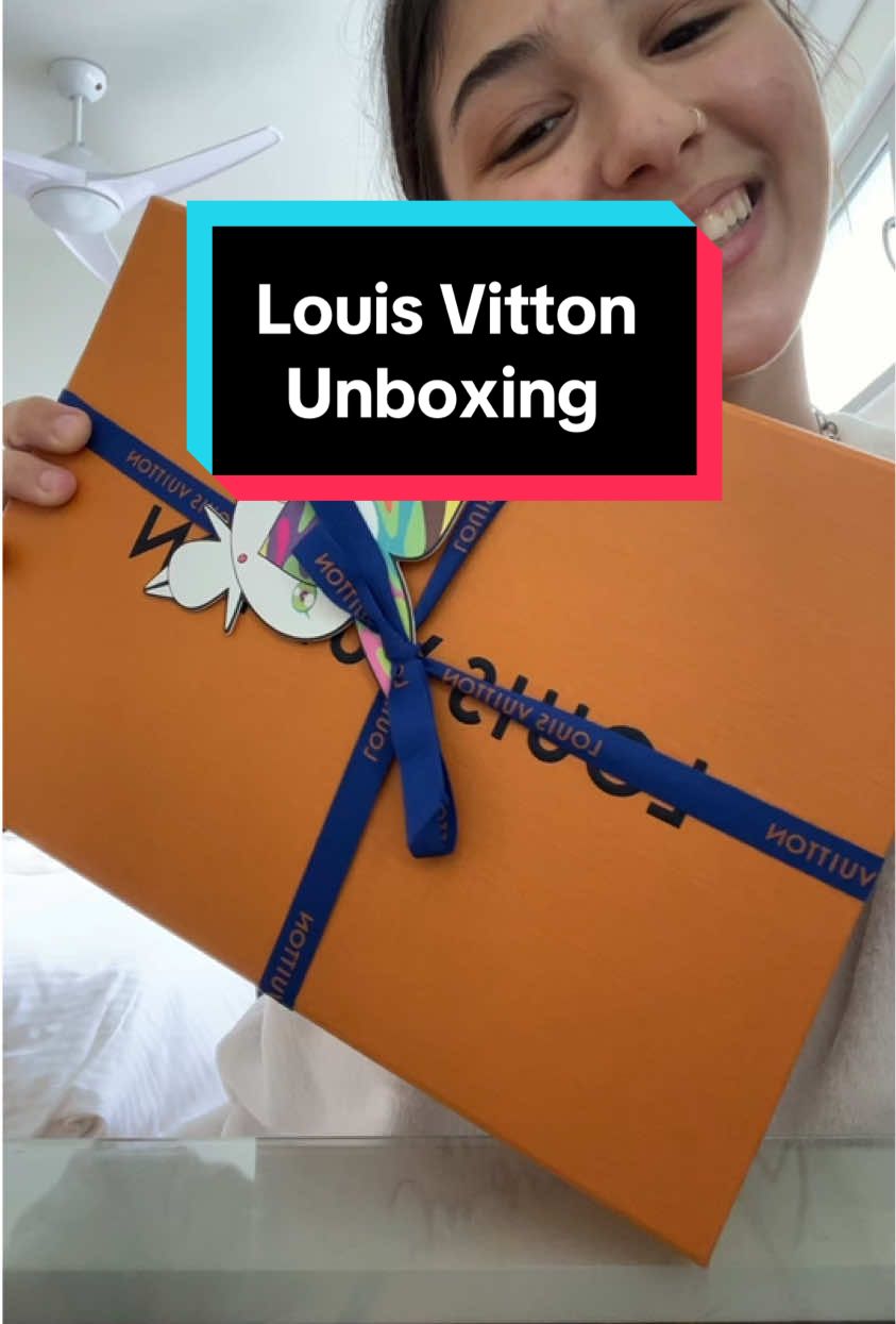 #xristinaathanasiadi #fypシ #foryoupage❤️❤️ #louisvitton #sandal #unboxingvideo 
