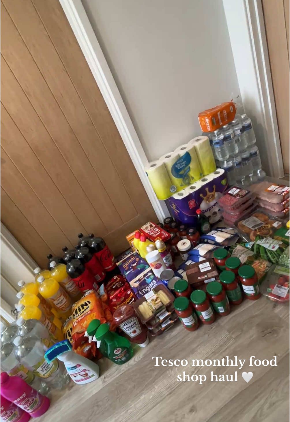 I think this is such a good price I will top up bread fruit etc in the week about £10 worth so less then £50 a week I spending now which is such a massive difference! 🤍 #fyp #foryou #tescohaul #monthlyfoodshop #monthlybudget #tesco #foodshopping #foodshop #hauls #shoppinghaul 