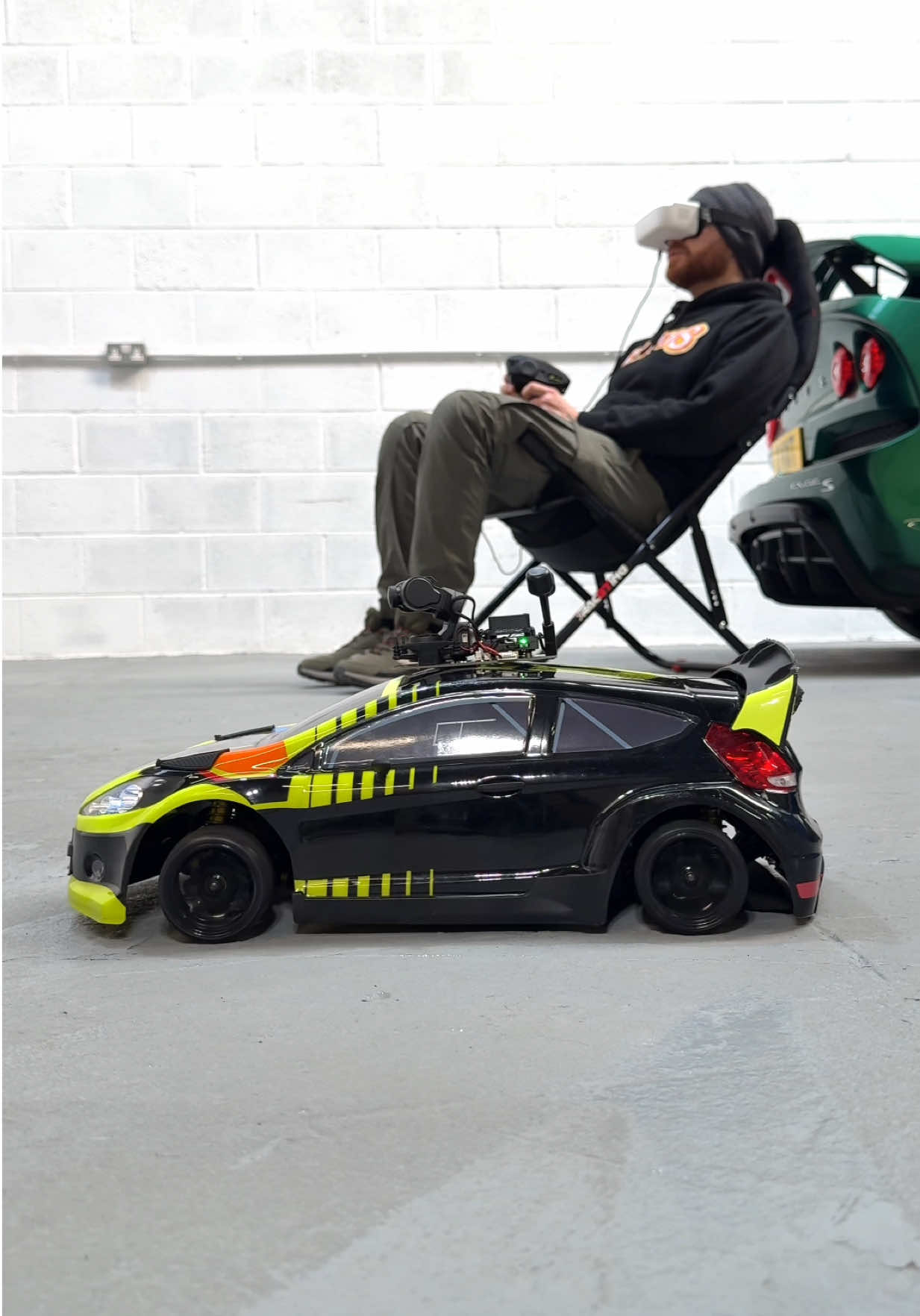 FPV drifting! My first time trying, wow it’s fun!  #rccars #fpv #techtok #cartok 