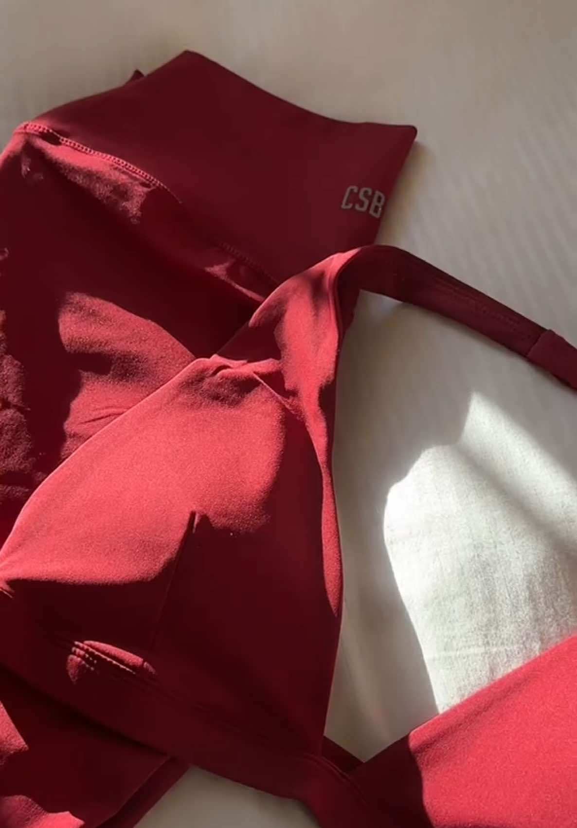 set from @csb ♥️ and yes you need it!  #csb #cropshopboutique #redworkoutset #workoutset #activewear #pilatesoutfit #gymoutfit #latinagymtok #latinacontentcreator #redoutfit #gymootd 